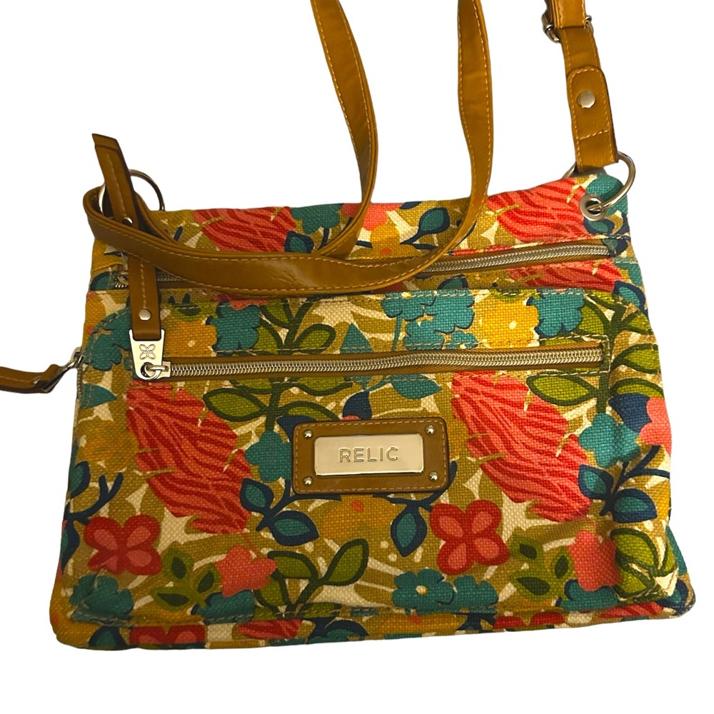 Relic by Fossil floral shoulder/cross body with two front large zipper pockets - Picture 1 of 5